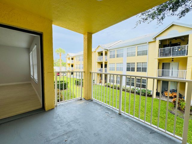 6323 La Costa Drive H, Boca Raton, FL 33433