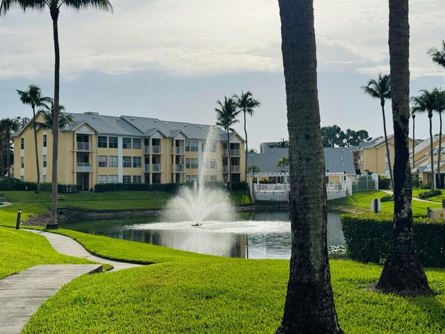 6323 La Costa Drive H, Boca Raton, FL 33433