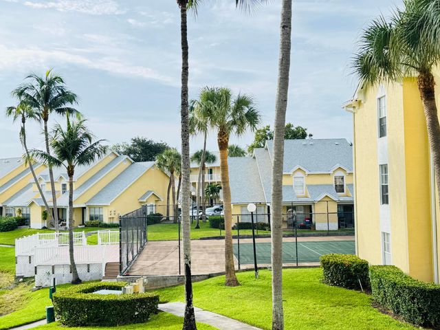 6323 La Costa Drive H, Boca Raton, FL 33433