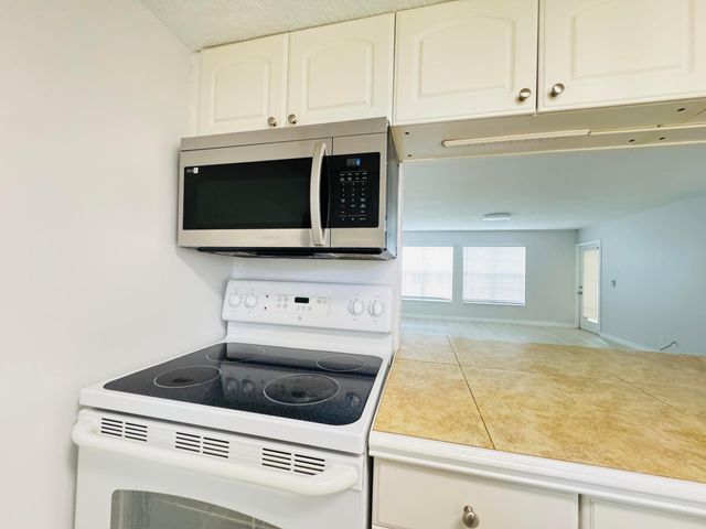 6323 La Costa Drive H, Boca Raton, FL 33433