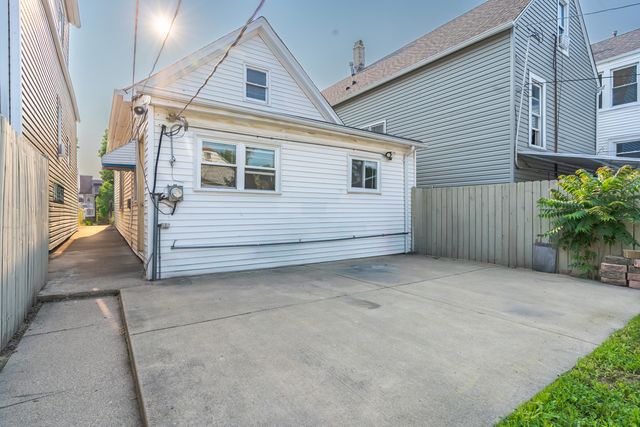 2103 N Long Avenue, Chicago, IL 60639