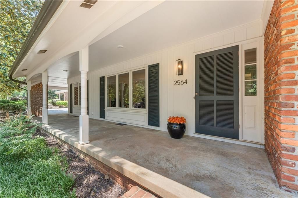 Image 12 of property listing at 2564 Lake Flair Circle NE, Atlanta, GA 30345