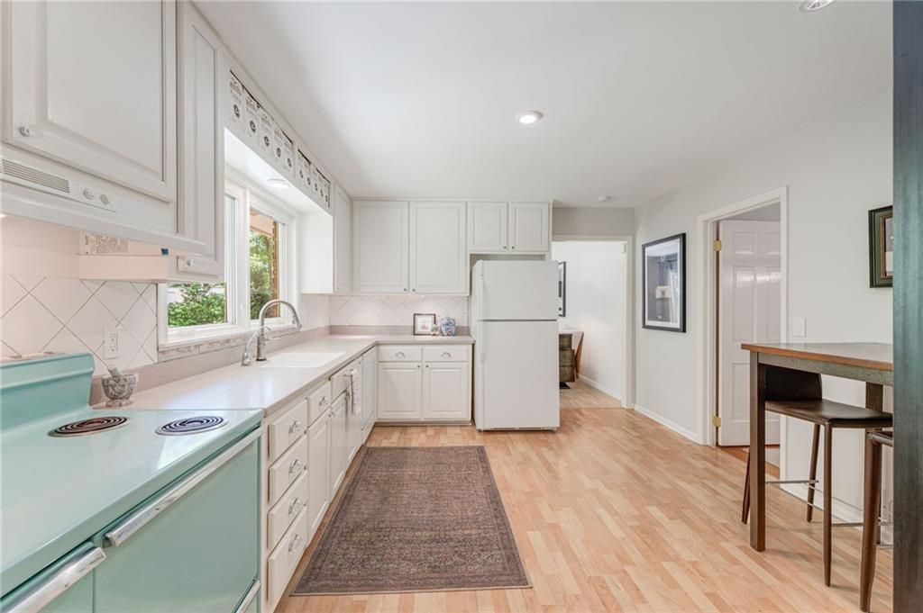 Image 15 of property listing at 2564 Lake Flair Circle NE, Atlanta, GA 30345