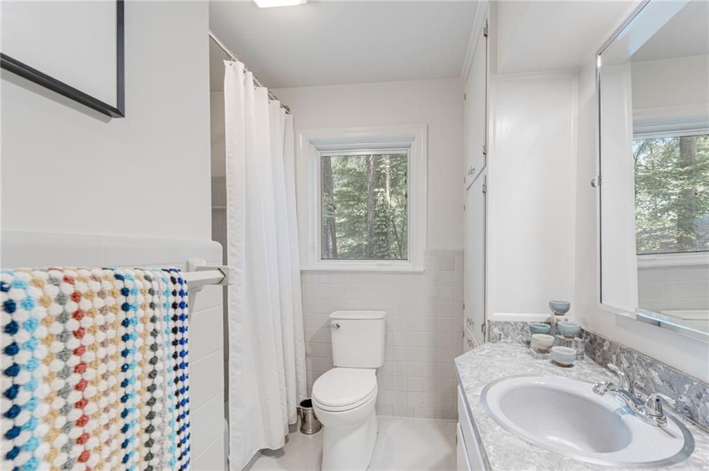 Image 19 of property listing at 2564 Lake Flair Circle NE, Atlanta, GA 30345