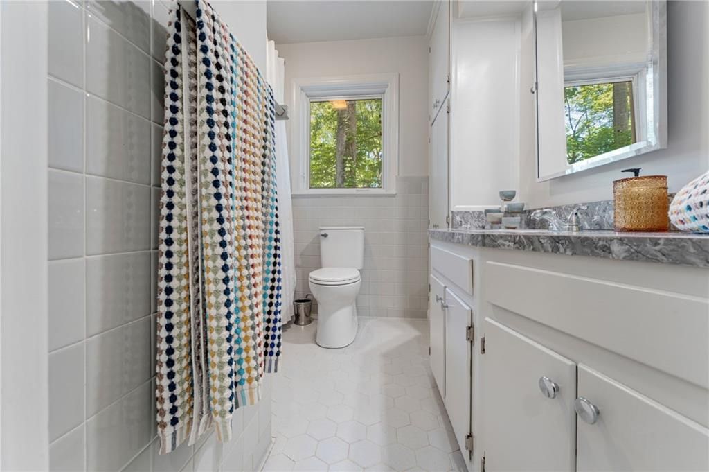 Image 20 of property listing at 2564 Lake Flair Circle NE, Atlanta, GA 30345