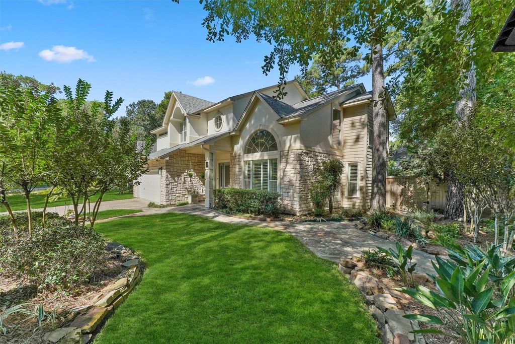 26 Lucky Leaf Court, The Woodlands, TX 77381