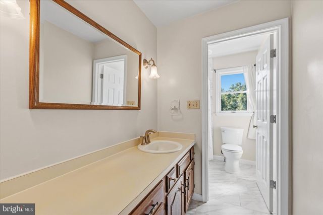 39475 TOLLHOUSE RD, Lovettsville, VA 20180