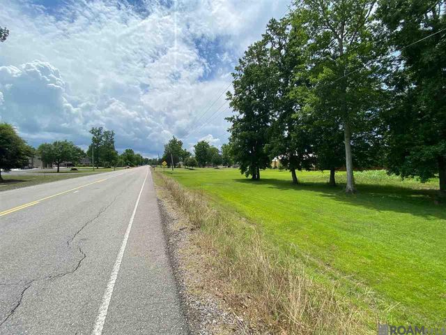 11364 Rosedale Rd, Port Allen, LA 70767