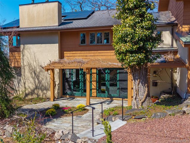 1 Scenic Drive, Hastings-on-hudson, NY 10706
