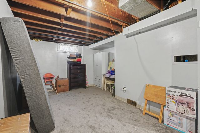 2411 Linwood Street SW, Cedar Rapids, IA 52404