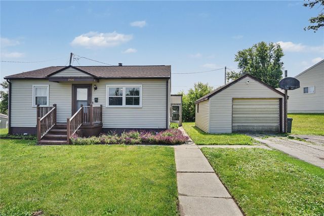 2411 Linwood Street SW, Cedar Rapids, IA 52404