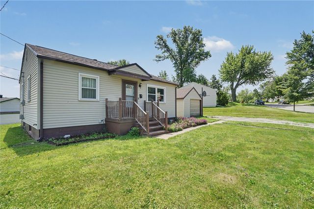 2411 Linwood Street SW, Cedar Rapids, IA 52404