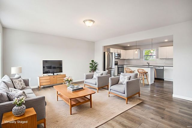 50695 Hunters Edge Drive, Elkhart, IN 46514