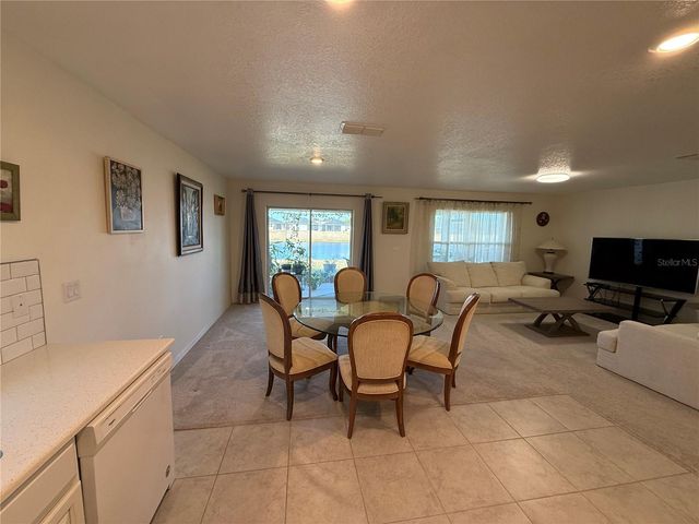 3558 74TH AVENUE CIRCLE E, Sarasota, FL 34243