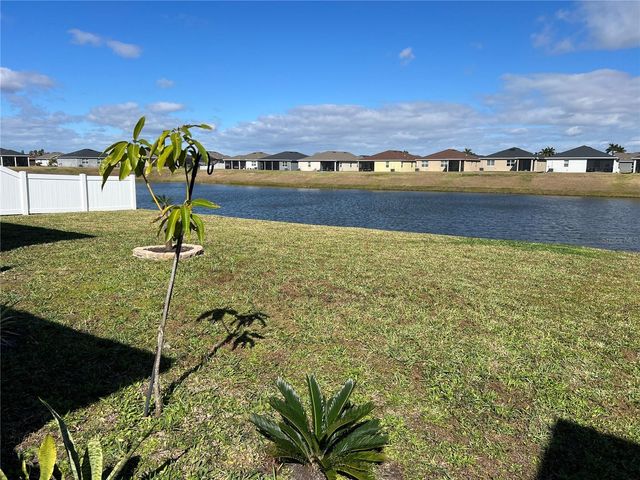 3558 74TH AVENUE CIRCLE E, Sarasota, FL 34243