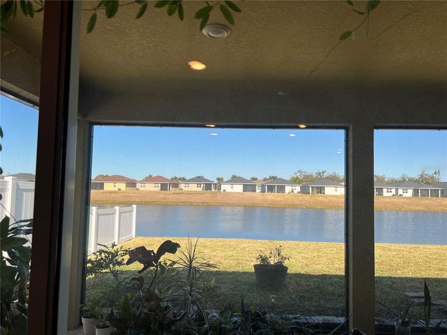 3558 74TH AVENUE CIRCLE E, Sarasota, FL 34243