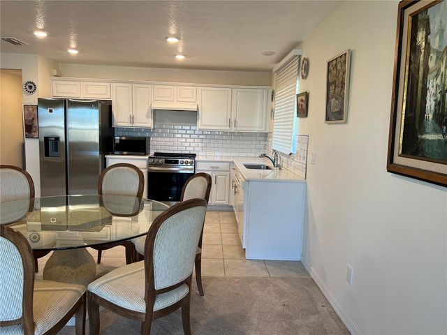 3558 74TH AVENUE CIRCLE E, Sarasota, FL 34243