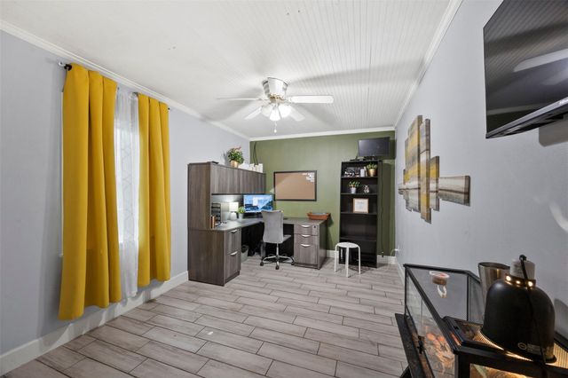 10430 Caxton Street, Houston, TX 77016