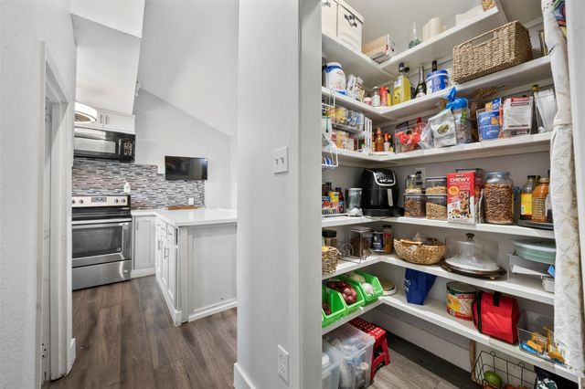 10430 Caxton Street, Houston, TX 77016