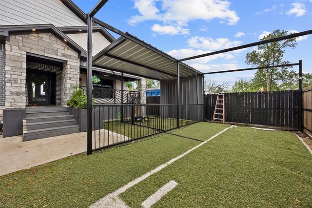 10430 Caxton Street, Houston, TX 77016