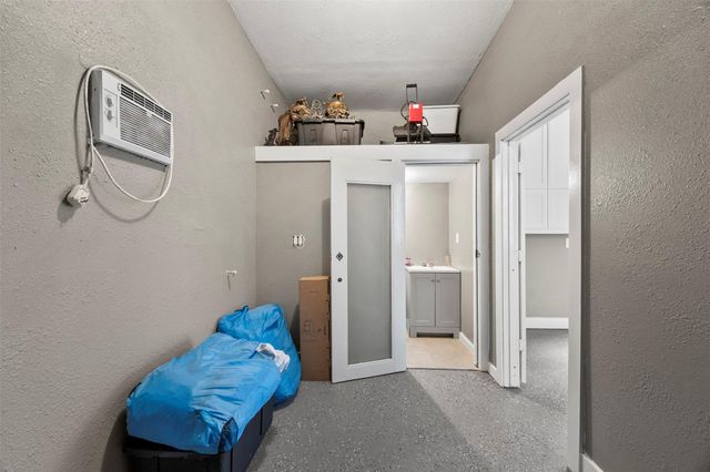10430 Caxton Street, Houston, TX 77016