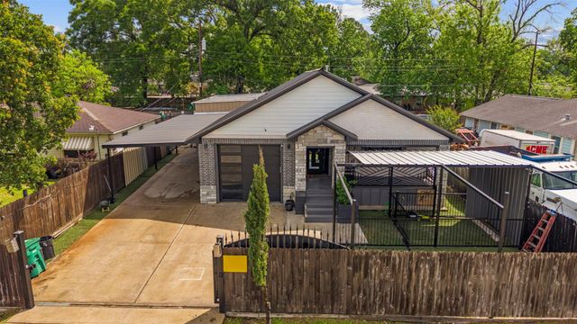 10430 Caxton Street, Houston, TX 77016