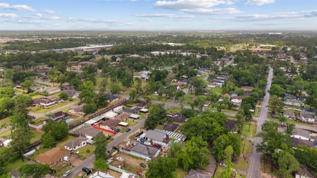 10430 Caxton Street, Houston, TX 77016