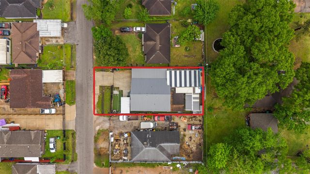10430 Caxton Street, Houston, TX 77016