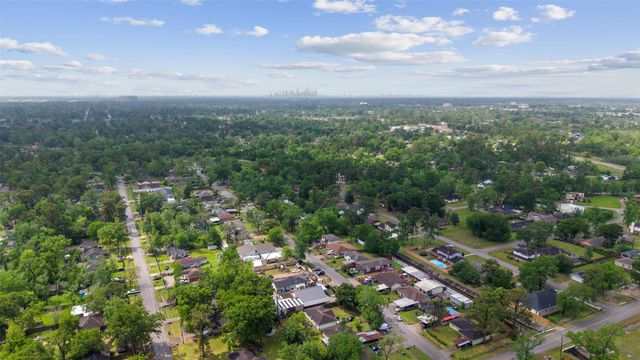 10430 Caxton Street, Houston, TX 77016