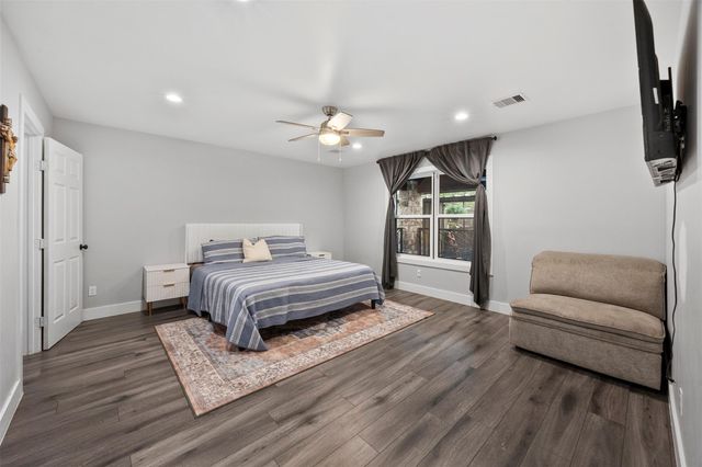 10430 Caxton Street, Houston, TX 77016