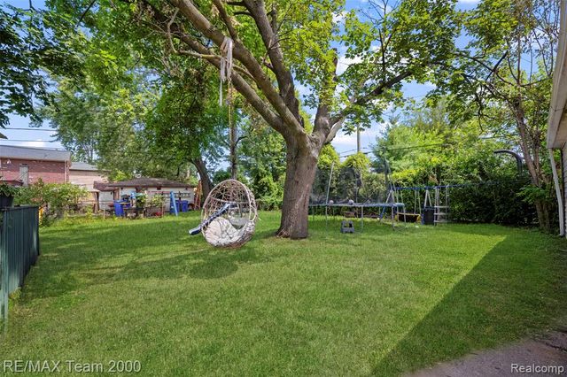 6196 N Gulley Road, Dearborn Heights, MI 48127