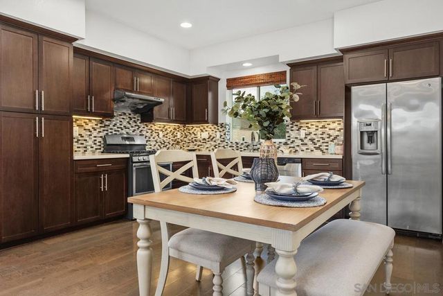 328 Antoni Glen 1006, Escondido, CA 92025