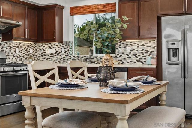 328 Antoni Glen 1006, Escondido, CA 92025