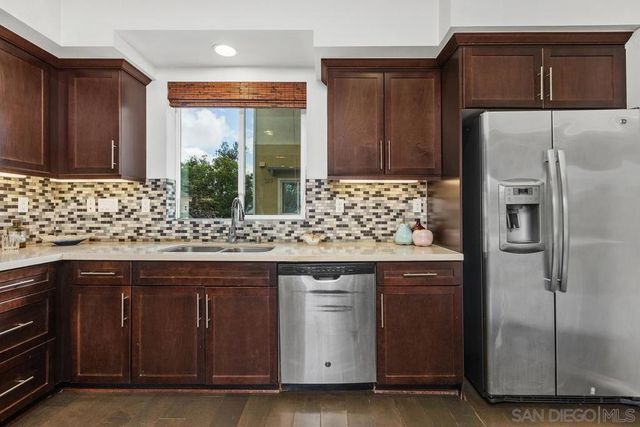 328 Antoni Glen 1006, Escondido, CA 92025