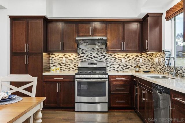 328 Antoni Glen 1006, Escondido, CA 92025