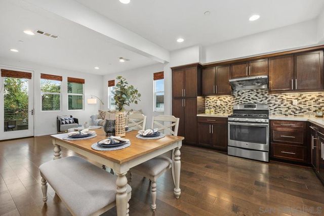 328 Antoni Glen 1006, Escondido, CA 92025