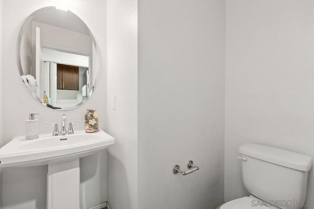 328 Antoni Glen 1006, Escondido, CA 92025