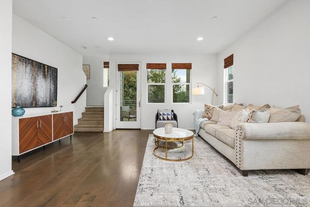 328 Antoni Glen 1006, Escondido, CA 92025