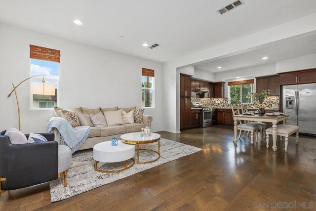 328 Antoni Glen 1006, Escondido, CA 92025