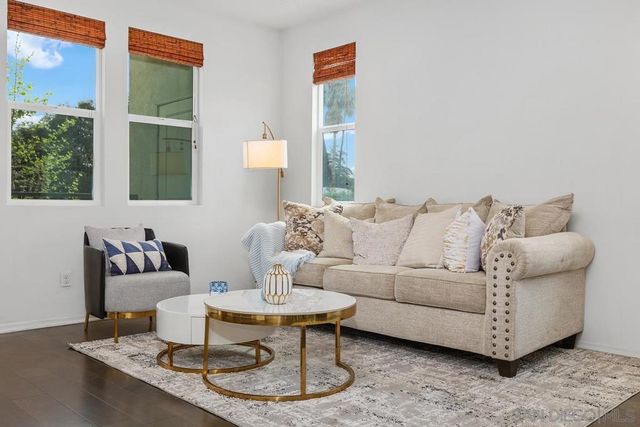 328 Antoni Glen 1006, Escondido, CA 92025