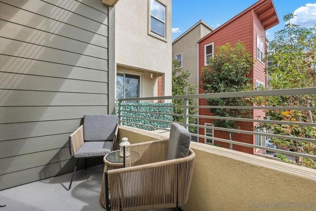 328 Antoni Glen 1006, Escondido, CA 92025