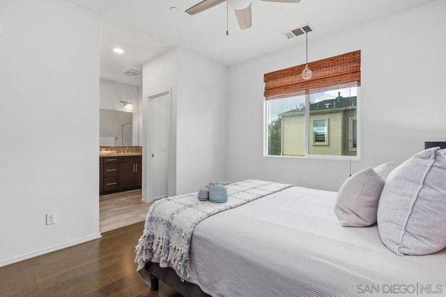 328 Antoni Glen 1006, Escondido, CA 92025