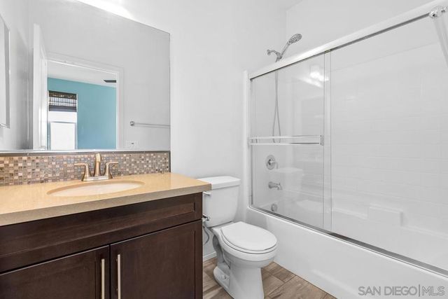 328 Antoni Glen 1006, Escondido, CA 92025