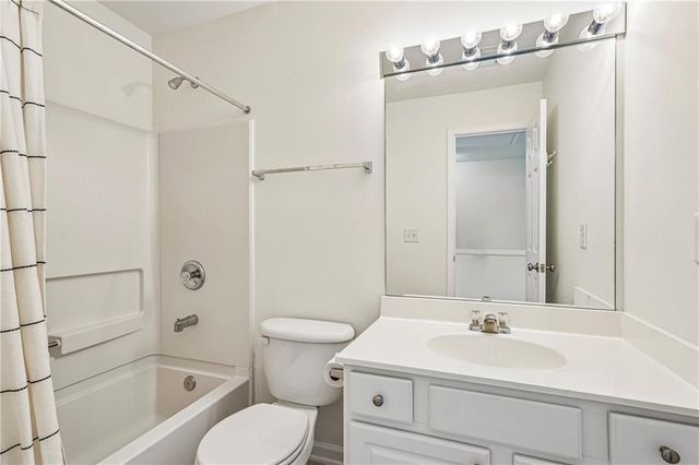 945 Prestwyck Court, Alpharetta, GA 30004