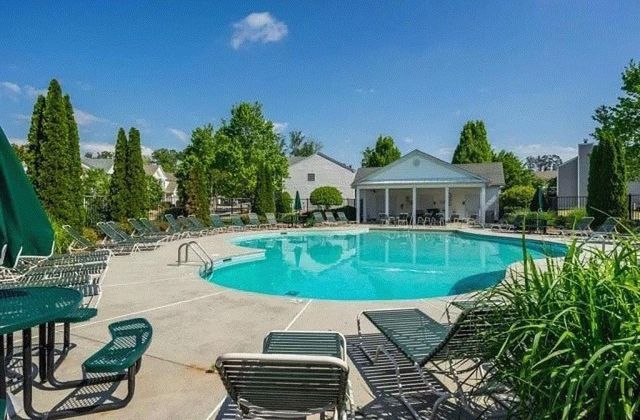 945 Prestwyck Court, Alpharetta, GA 30004