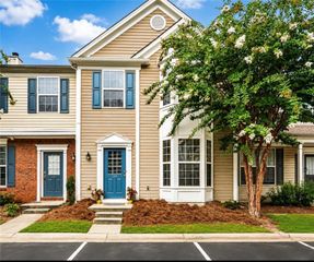 945 Prestwyck Court, Alpharetta, GA 30004