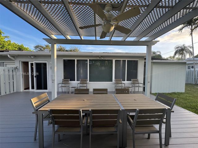 1110 Redbird Ave, Miami Springs, FL 33166