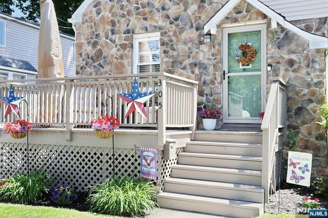 305 Depew Street, Dumont, NJ 07628