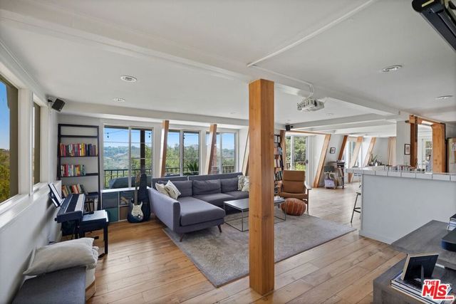 22013 Alta Drive, Topanga, CA 90290