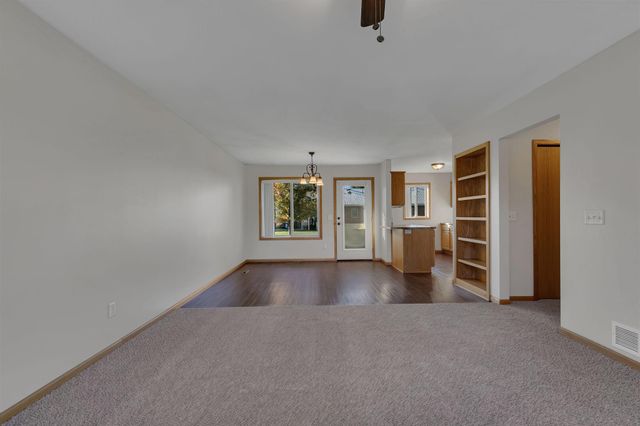 617 Cottonwood Avenue, Litchfield, MN 55355